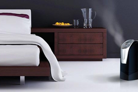 潮濕雨天年年有，除濕機來歲歲除