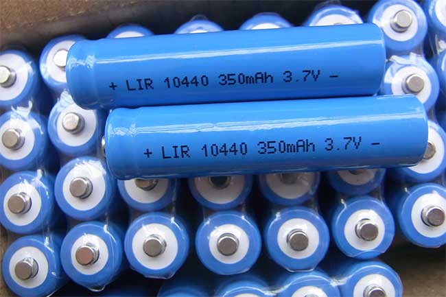 鋰電池生產(chǎn)車間濕度怎么控制？鋰電池車間用除濕機(jī)